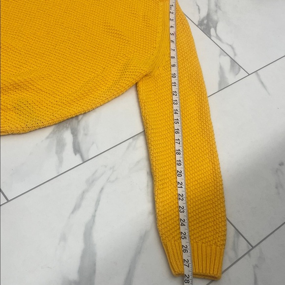 H&M Vibrant Yellow Crew Neck Sweater  Long Sleeve Drop Shoulders Sz M - Picture 12 of 12